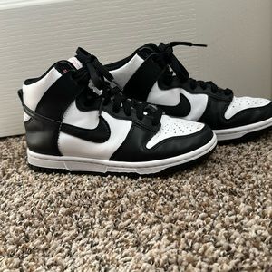 Women’s Nike high top dunks